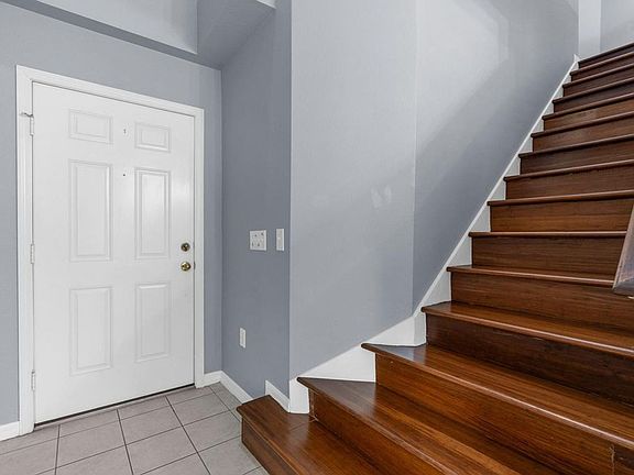 3rd image of 1944 Portcastle Cir
