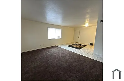 1600 SE 39th Ter #4 Photo 1