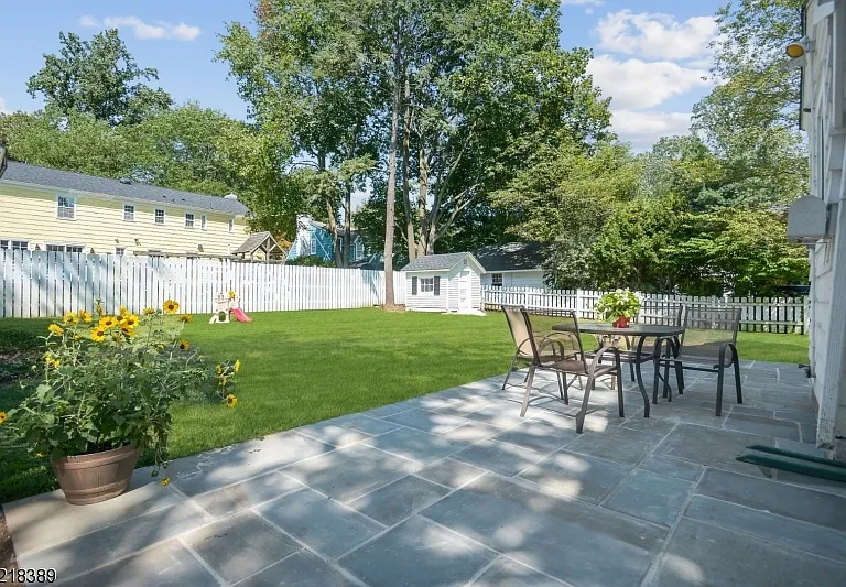 11 Pine Ter — Photo 19