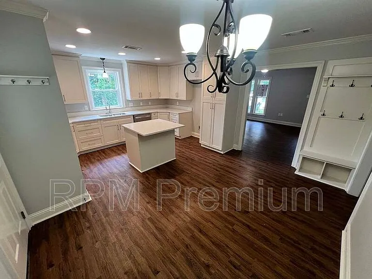 13235 Country Park Ave — Photo 11