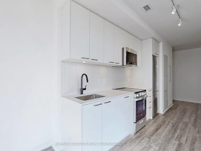 1808 Saint Clair Ave W #706 — Photo 10
