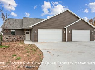 1324 Moon Ridge Ct, Kaukauna, WI 54130
