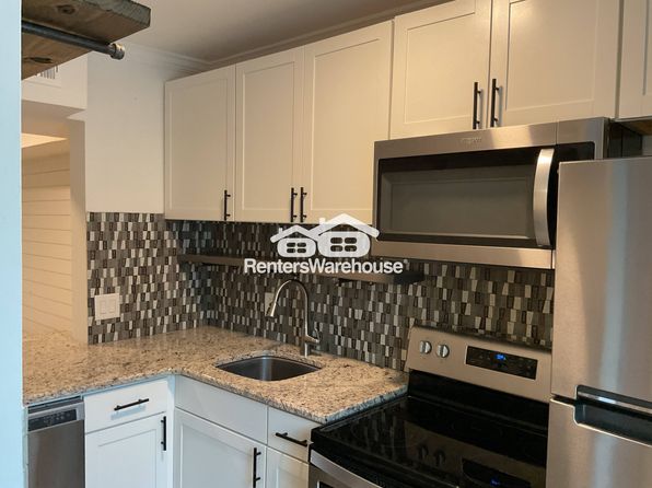 951 Hollywood St APT D