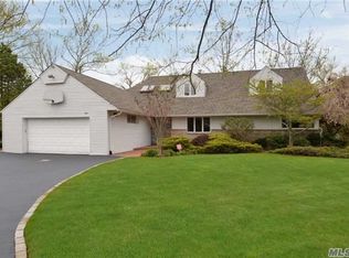 360 Pepperidge Rd, Hewlett, NY 11557