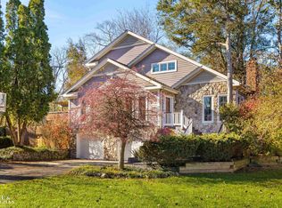 2071 Daintree Ave, West Bloomfield, MI