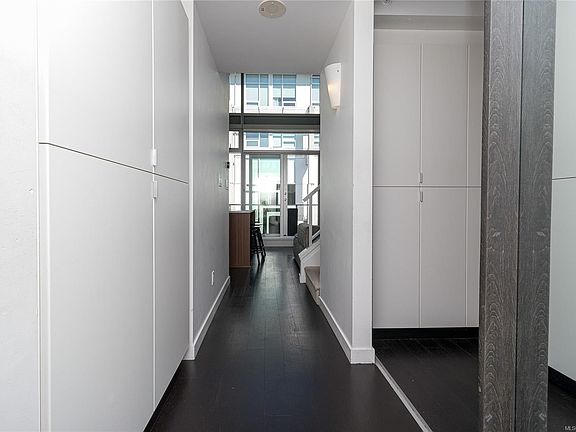 4th image of 770 Fisgard St #417