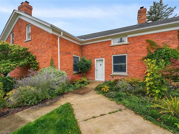 2432 Seburn Rd, Thorold, ON L0S 1E6