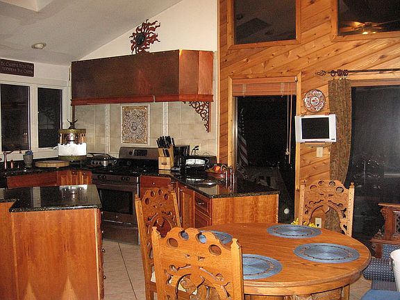 Kitchen seating & Island