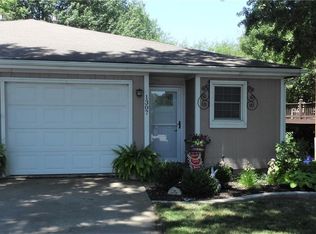 1307 N Ridge Pkwy, Olathe, KS 66061