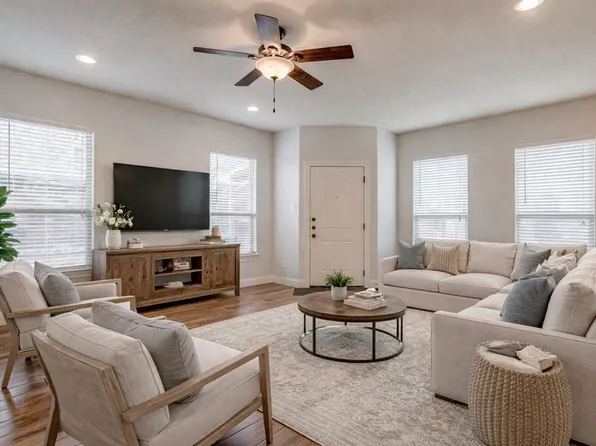 4912 Ridglea Hills Ct, Fort Worth, TX 76116