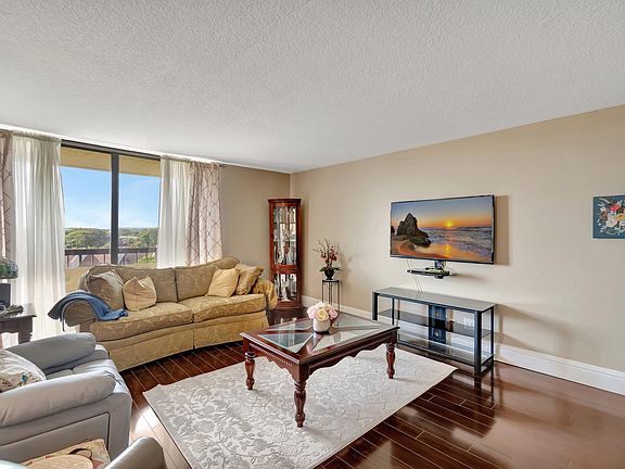5th image of 6372 LA COSTA Drive #504