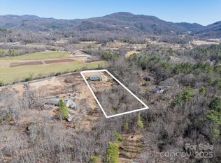 27 Shadow Ridge Dr, Fletcher, NC 28732