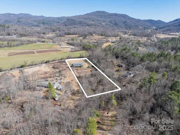 27 Shadow Ridge Dr, Fletcher, NC 28732