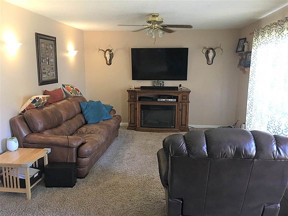 4th image of 1097 Lake Marie Dr