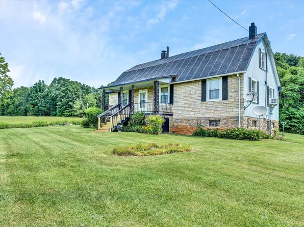 250 Claywood Ln, Boones Mill, VA 24065