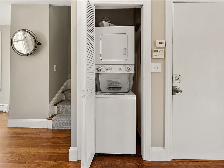 17 Sackville St #3 — Photo 20