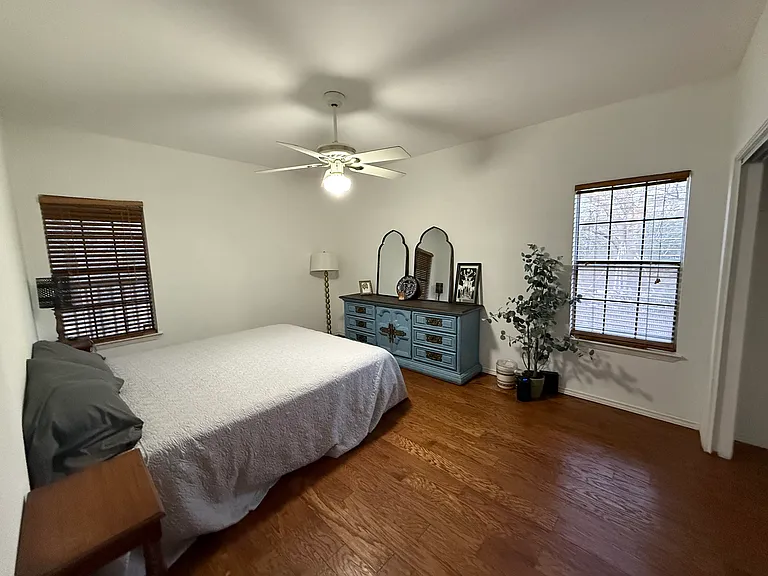 344 Simpson Ave — Photo 4