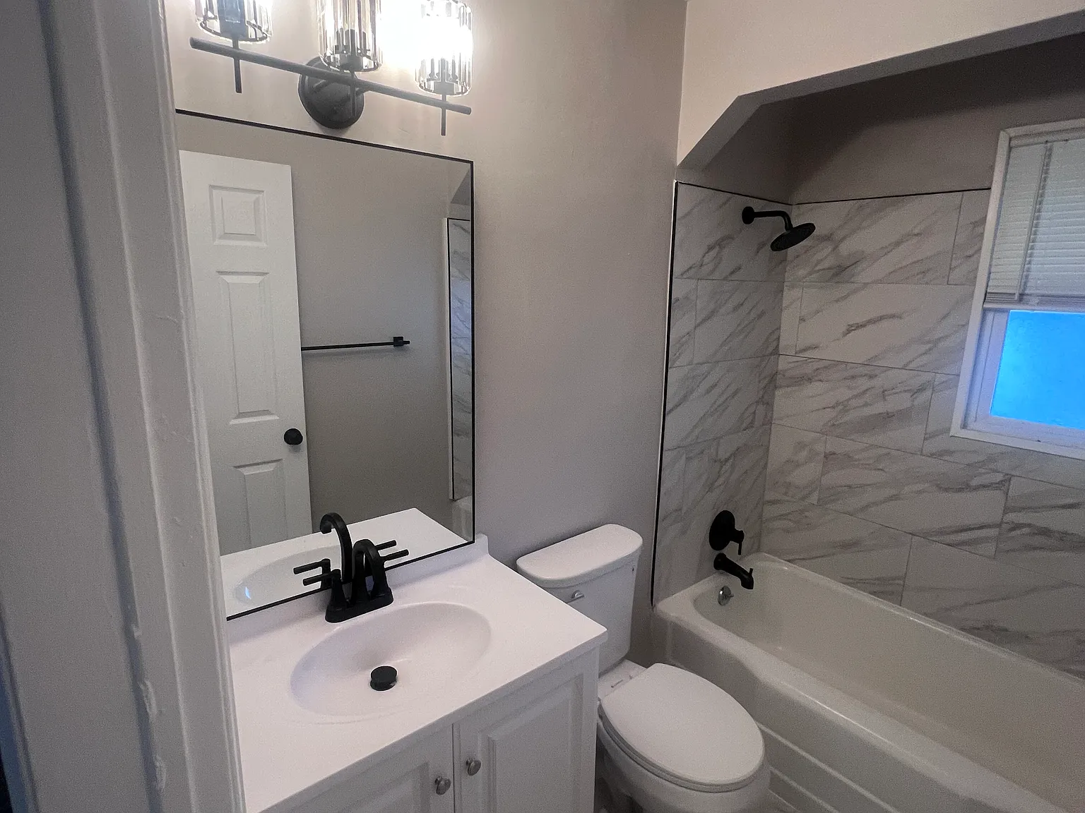 2 bed, 770 sqft, $1,100 — Photo 4