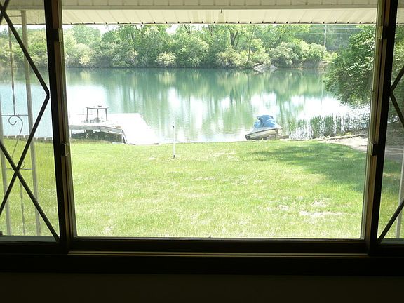 5th image of 1920 N Lincoln Lake Dr