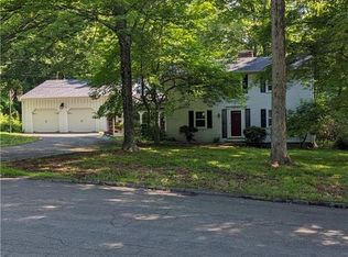 37 Bailey Dr, North Branford, CT 06471