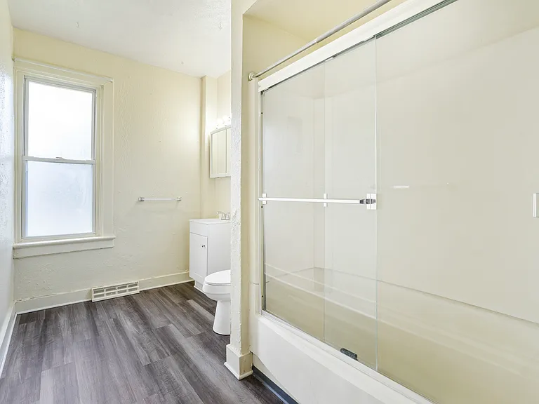 814 Summit St #1 — Photo 16