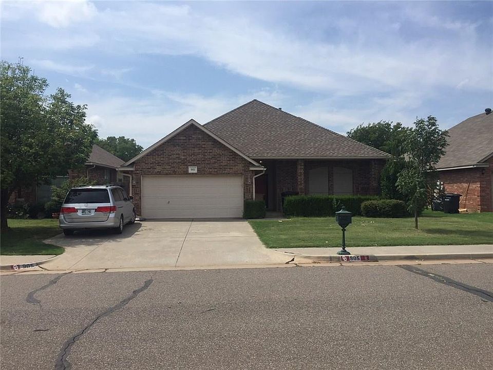 1st image of 905 Oak Creek Dr