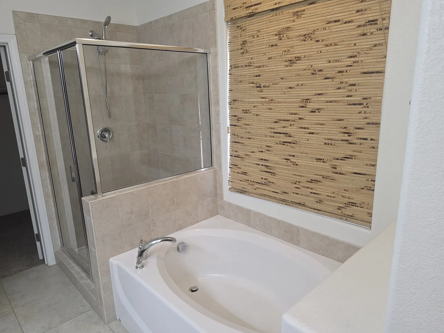 4 bed, 3.5 bath, 2693 sqft, $3,064 — Photo 2