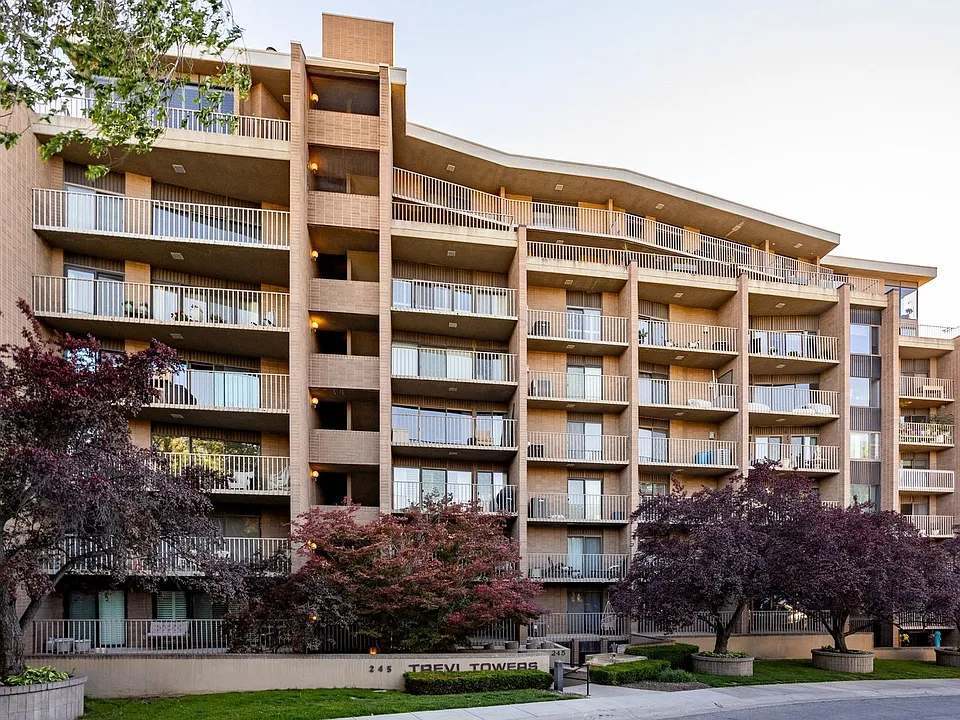 245 N Vine St #803