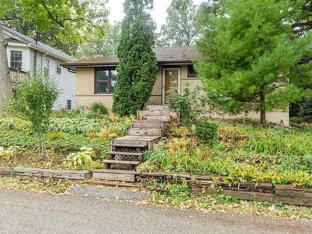 26856 N Oakdale Ln photo 1