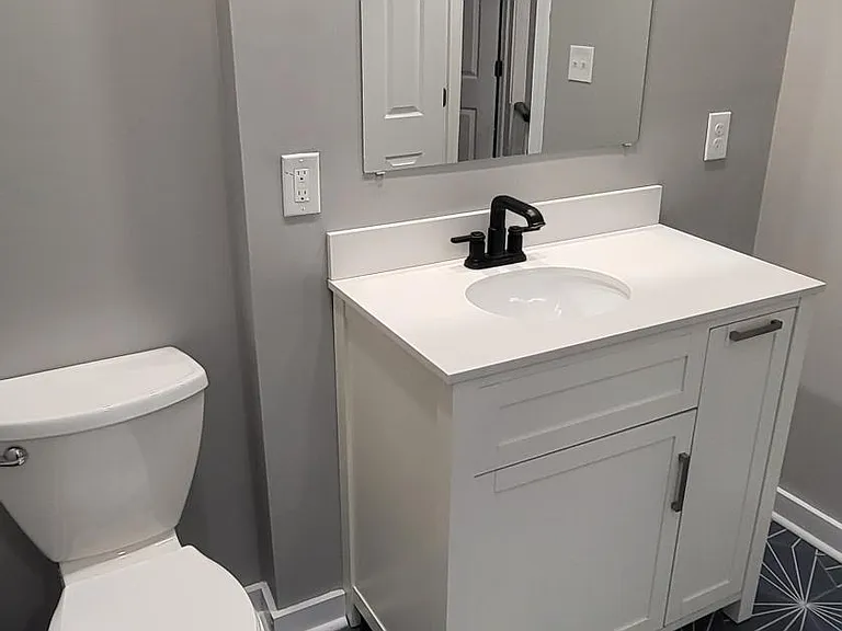 Main Bathroom3