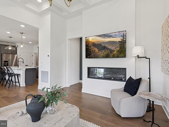 7th image of this home