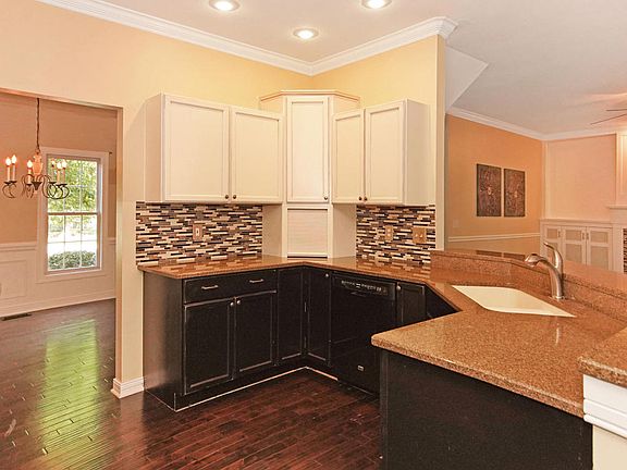 5th image of 7775 Wildberry Ct