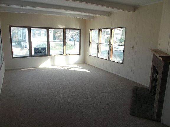 4th image of 31 S Roxbury Dr #174