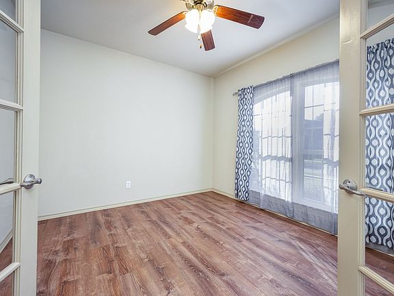 2nd image of 3108 Tamarack Ln