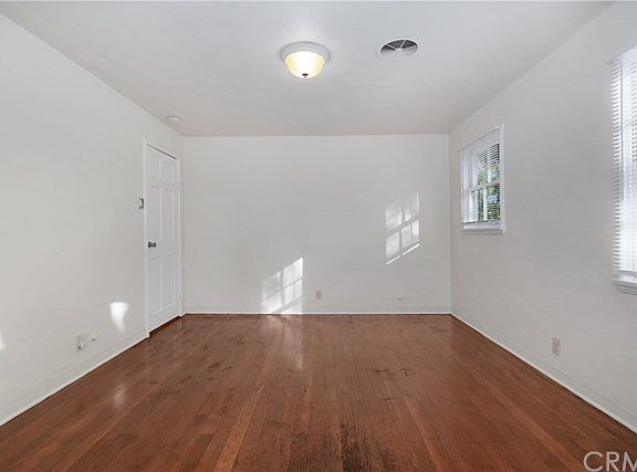 5th image of 1034 S Charlotte Ave