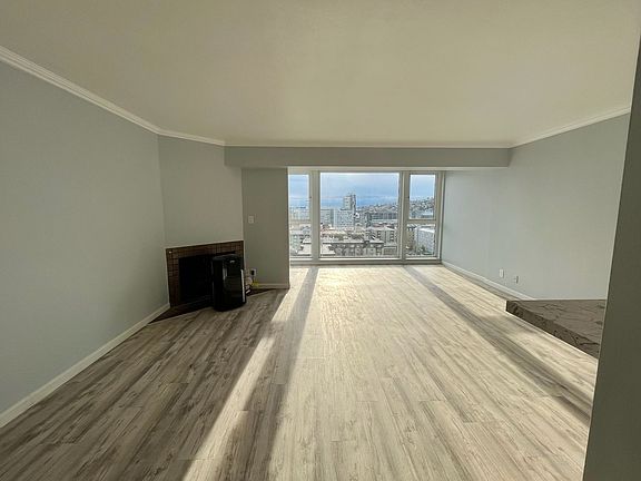 3rd image of 400 Melrose Ave E APT 305