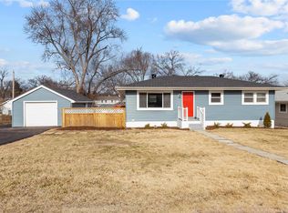 907 Tower Pl, Saint Louis, MO