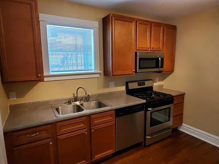 7023 Amherst Ave — Photo 2