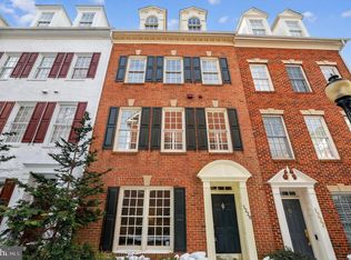 1220 Roundhouse Ln, Alexandria, VA 22314