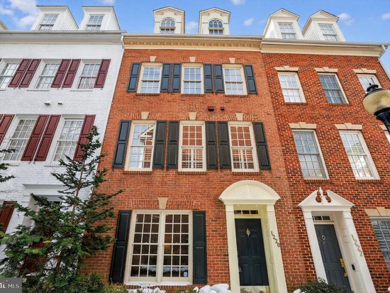 1220 Roundhouse Ln, Alexandria, VA 22314
