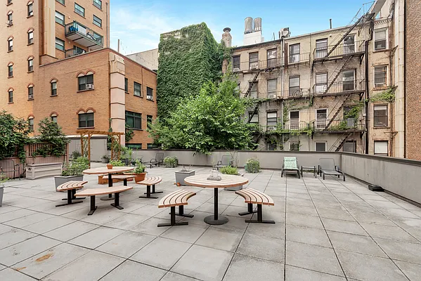Sold by Compass | media 7