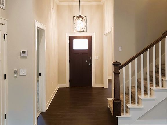 5th image of 6 Rockhill Ln