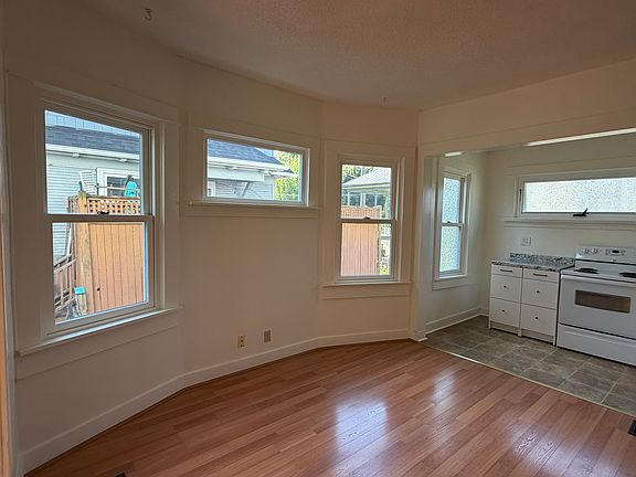 2nd image of 113 NE Sacramento St APT A