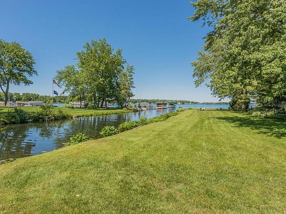 5th image of 62359 Lagoon Dr
