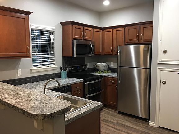 2nd image of 1511 W Blue Starr Dr