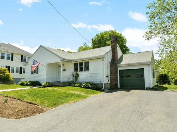 155 Harding Ter, Dedham, MA 02026