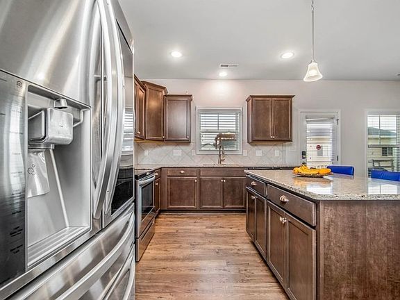 3rd image of 2209 Courtland Dr