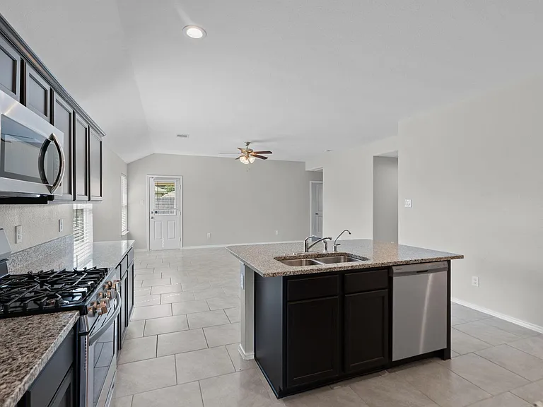 10146 Shagbark Hickory Ct — Photo 13