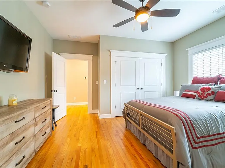 781 Greenwood Ave NE — Photo 42