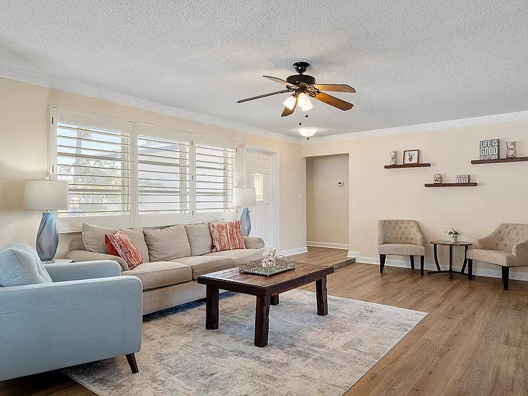 291 N Tessier Dr — Photo 10